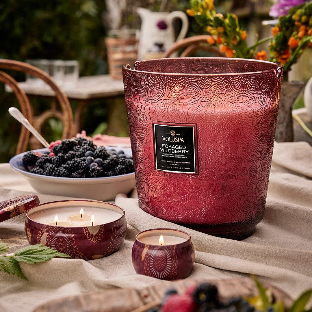 VOLUSPA Foraged Wildberry Decorative Candle